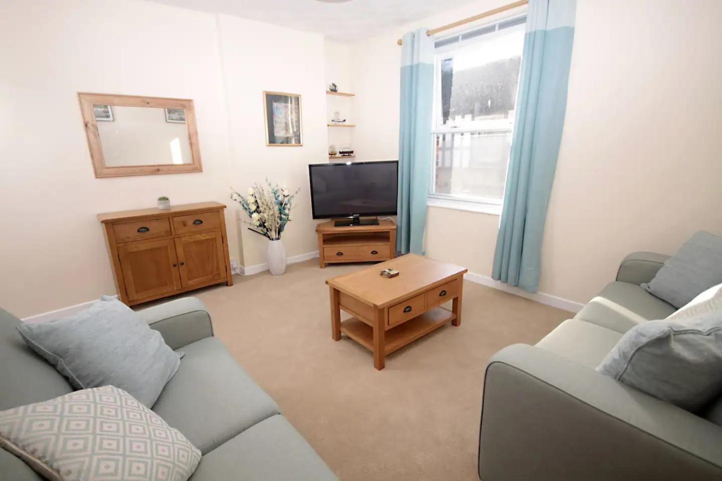 28a Benedict Street Glastonbury